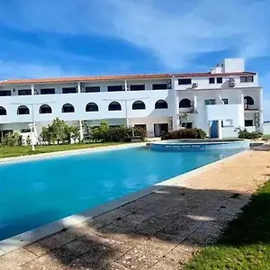 Charming One Bed Flat In Apartamento Sagres